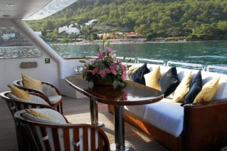 LADYSHIP -  Upper Deck 2